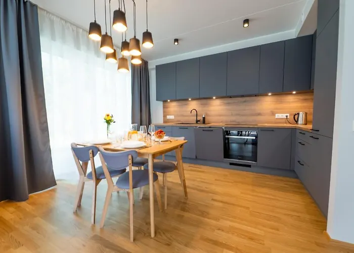 Delta Luxury With Terrace דירה טרטו